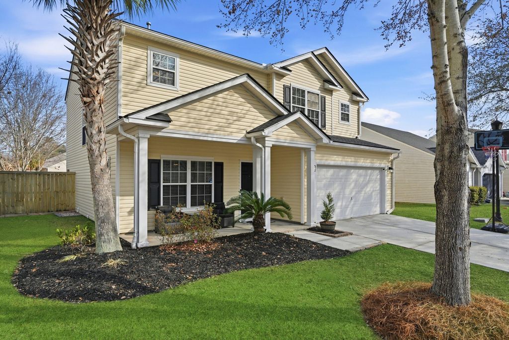 Image 2 of property listing at 9657 S Carousel Circle, Summerville, SC 29485