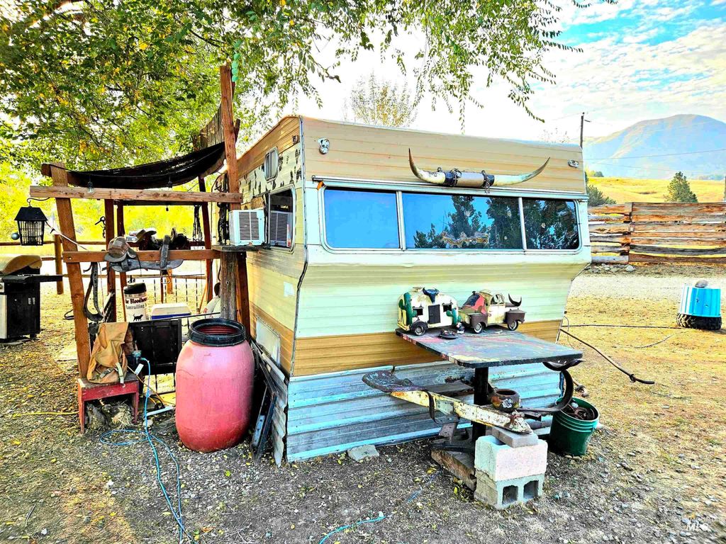 28 Harris Creek Rd, Horseshoe Bend, ID 83629 photo 6