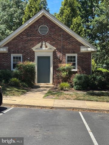5902-D KINGSFORD RD, Springfield, VA 22152