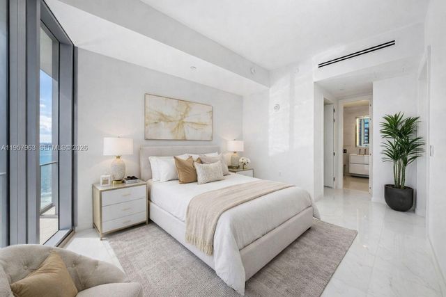 300 Biscayne Boulevard Way 3506W, Miami, FL 33131