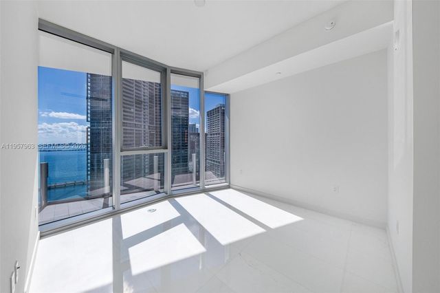 300 Biscayne Boulevard Way 3506W, Miami, FL 33131