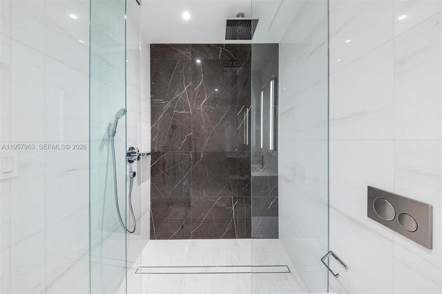 300 Biscayne Boulevard Way 3506W, Miami, FL 33131