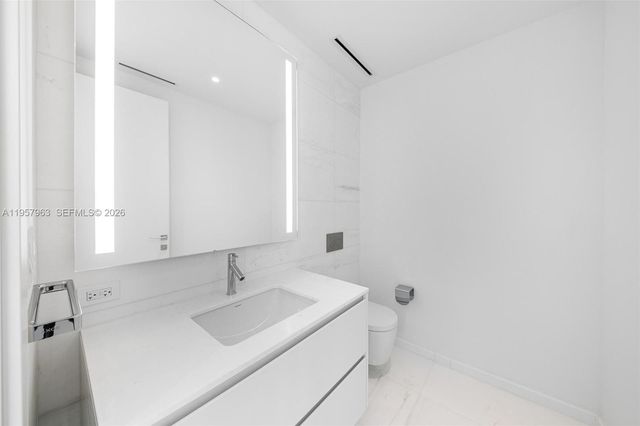 300 Biscayne Boulevard Way 3506W, Miami, FL 33131