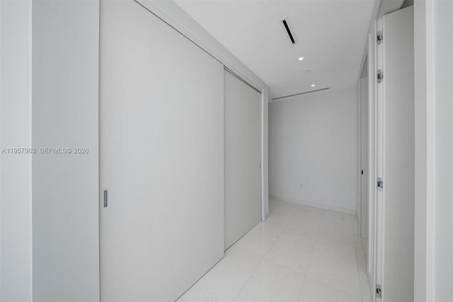 300 Biscayne Boulevard Way 3506W, Miami, FL 33131