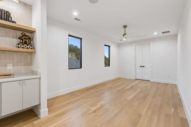 7615 Morton Street, Dallas, TX 75209
