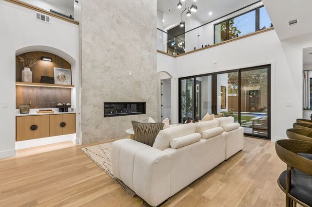 7615 Morton Street, Dallas, TX 75209