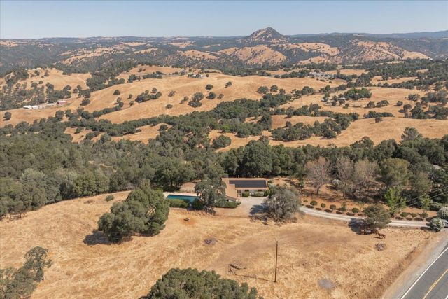 6787 Highway 26, Mokelumne Hill, CA 95245