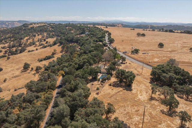6787 Highway 26, Mokelumne Hill, CA 95245