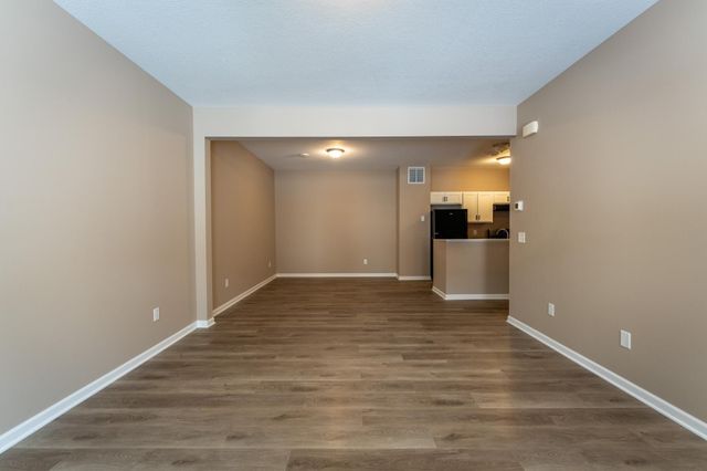 3371 Hazel Trail B, Woodbury, MN 55129