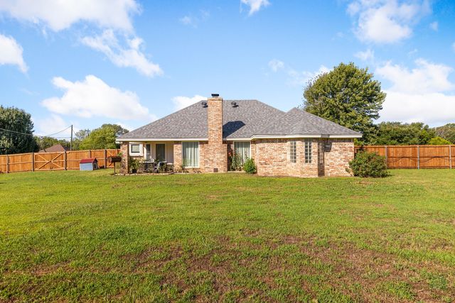 2609 Castle Road, Burleson, TX 76028
