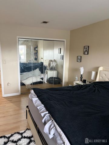 414 Sharon Court, Woodbridge Proper, NJ 07095
