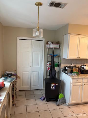 414 Sharon Court, Woodbridge Proper, NJ 07095