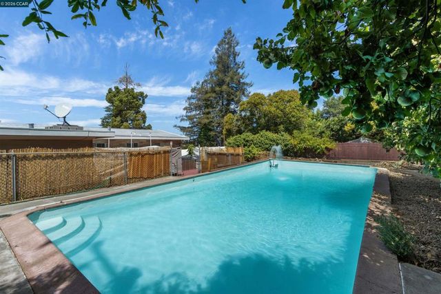 544 N Camino Alto, Vallejo, CA 94590