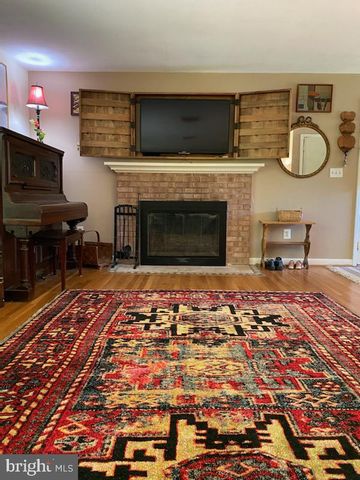 5228 CHIPPEWA PL, Alexandria, VA 22312