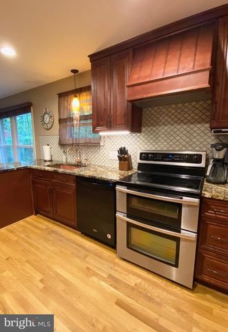 5228 CHIPPEWA PL, Alexandria, VA 22312