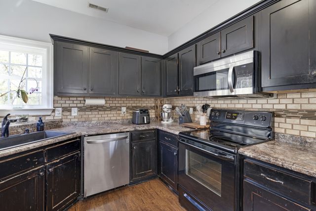 241 Drema Ct, Murfreesboro, TN 37127