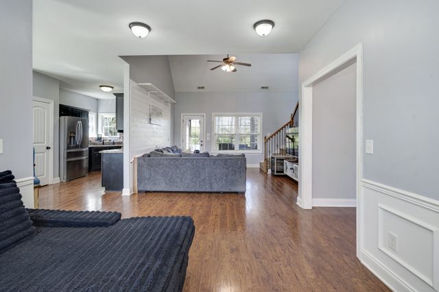 241 Drema Ct, Murfreesboro, TN 37127