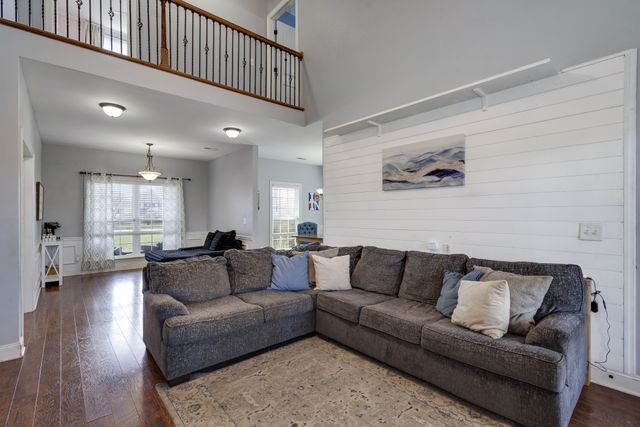 241 Drema Ct, Murfreesboro, TN 37127