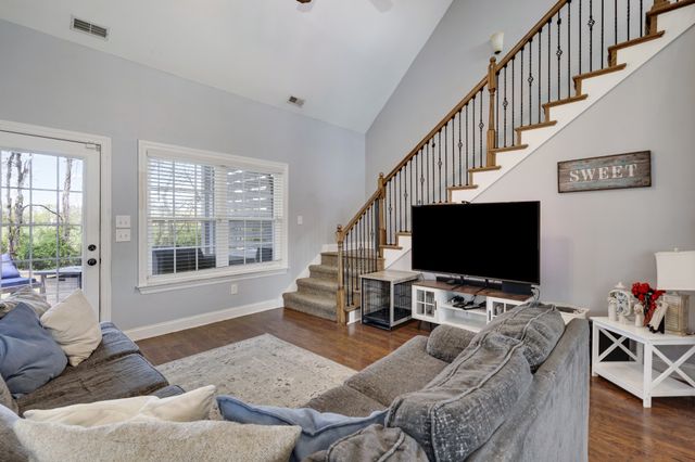 241 Drema Ct, Murfreesboro, TN 37127