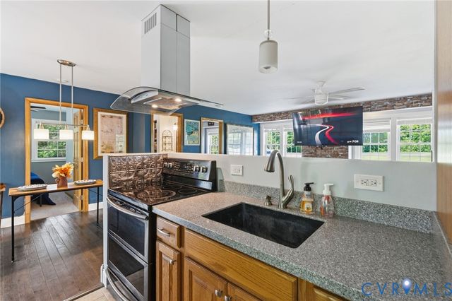 3235 Three Chopt Rd, Gum Spring, VA 23065