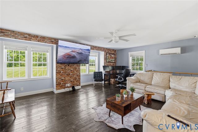 3235 Three Chopt Rd, Gum Spring, VA 23065