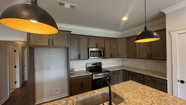 464 W Foxrun, Springfield, TN 37172