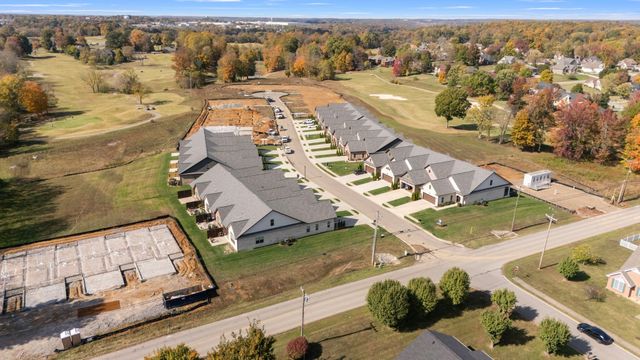464 W Foxrun, Springfield, TN 37172