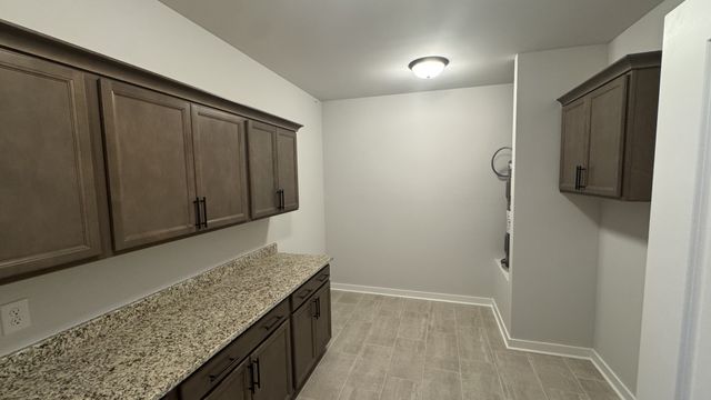 464 W Foxrun, Springfield, TN 37172