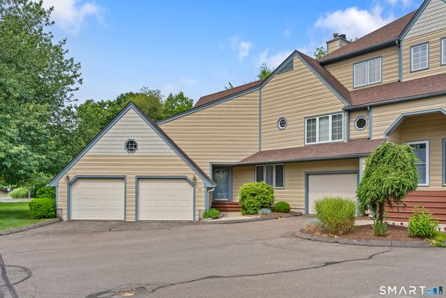 14 L Hermitage Drive 14, Shelton, CT 06484