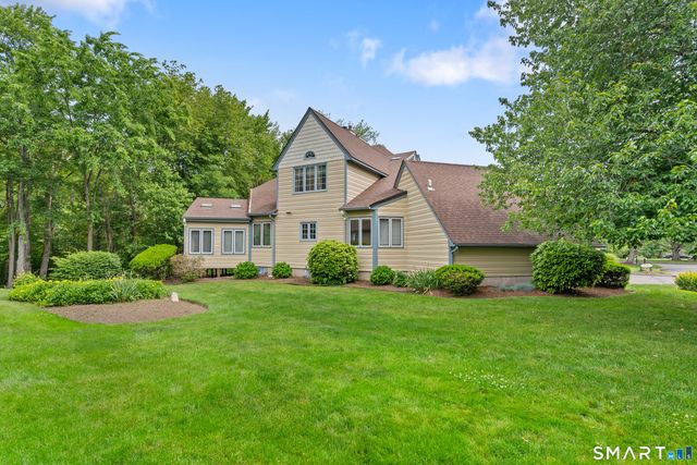 14 L Hermitage Drive 14, Shelton, CT 06484
