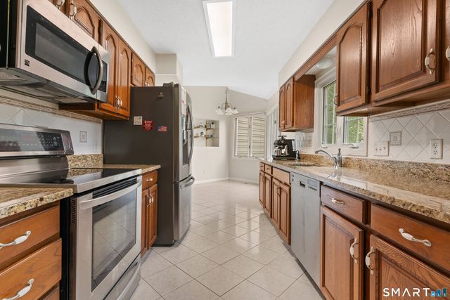 14 L Hermitage Drive 14, Shelton, CT 06484