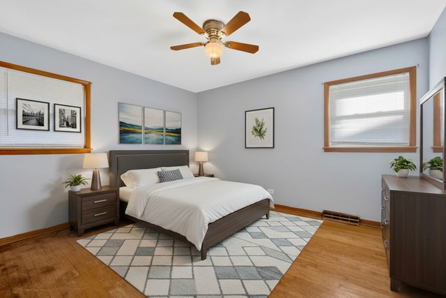 11257 S Pacific Drive, Worth, IL 60482