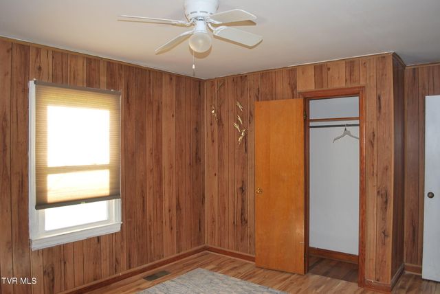 1201 North Barton Street, Johnson City, TN 37604