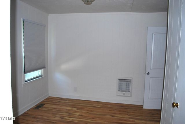 1201 North Barton Street, Johnson City, TN 37604