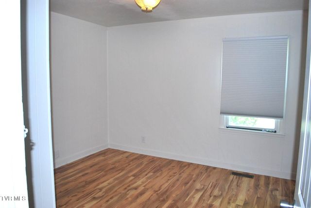 1201 North Barton Street, Johnson City, TN 37604