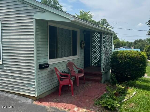 1201 North Barton Street, Johnson City, TN 37604