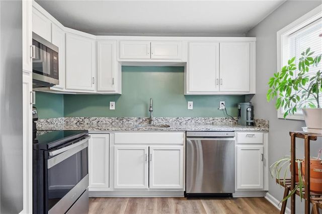 8230 Cherokee Street, De Soto, KS 66018