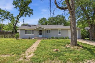 8230 Cherokee Street, De Soto, KS 66018