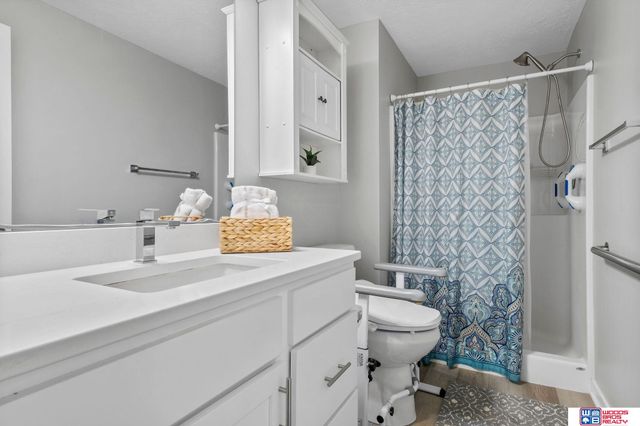 5024 W Amarillo Drive, Lincoln, NE 68528
