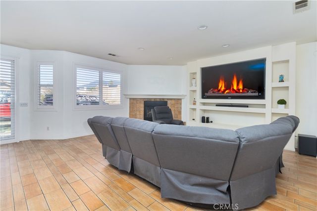 6654 N Ofelia, San Bernardino, CA 92407