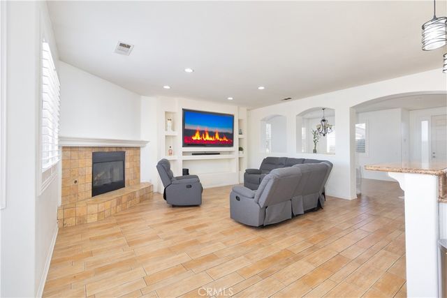 6654 N Ofelia, San Bernardino, CA 92407