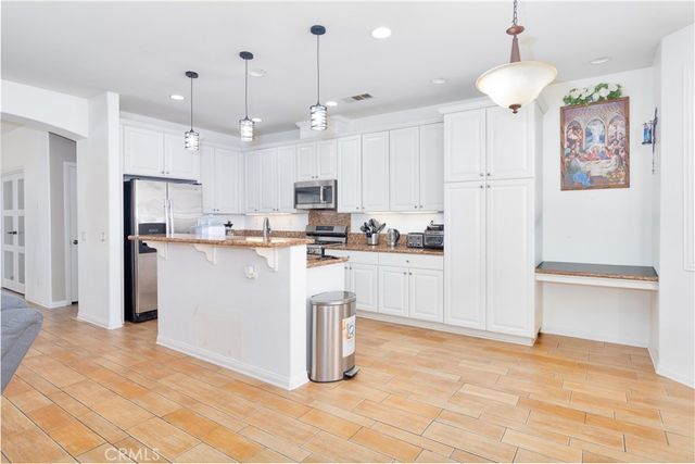 6654 N Ofelia, San Bernardino, CA 92407