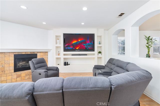 6654 N Ofelia, San Bernardino, CA 92407