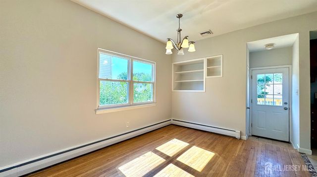 69 Mercer Street, Metuchen, NJ 08840