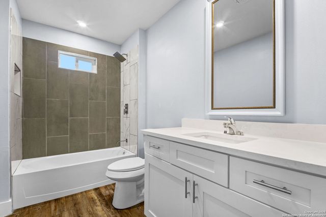 125 Broken Spur Drive, Bandera, TX 78003