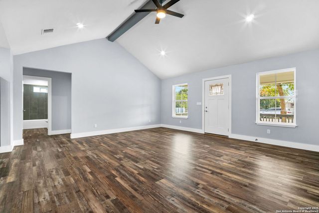 125 Broken Spur Drive, Bandera, TX 78003