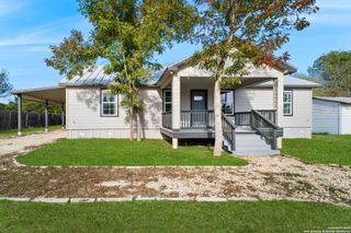 125 Broken Spur Drive, Bandera, TX 78003