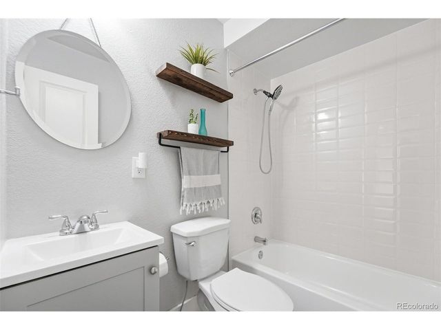 980 Elm St, Denver, CO 80220