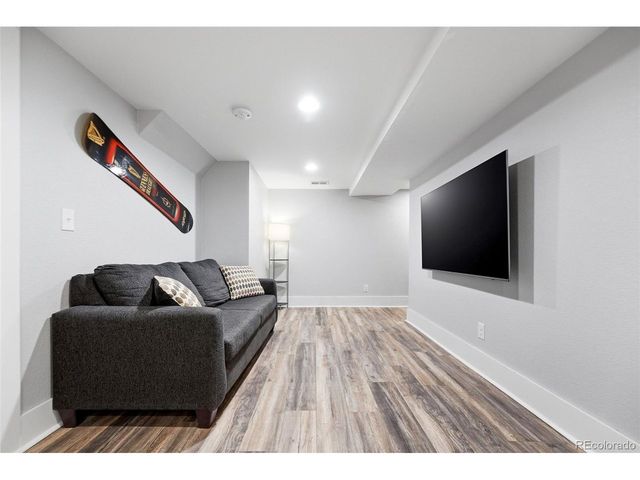 980 Elm St, Denver, CO 80220