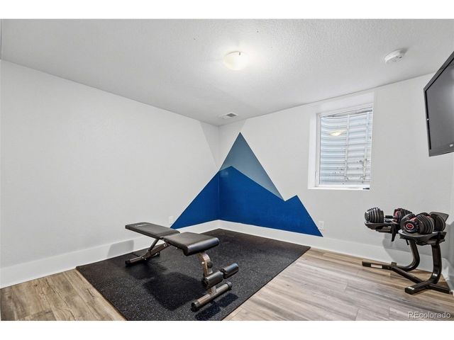 980 Elm St, Denver, CO 80220